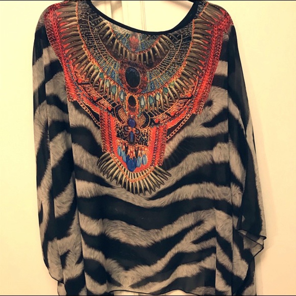 WOMENS ANIMAL PRINT SHAW - NWOT